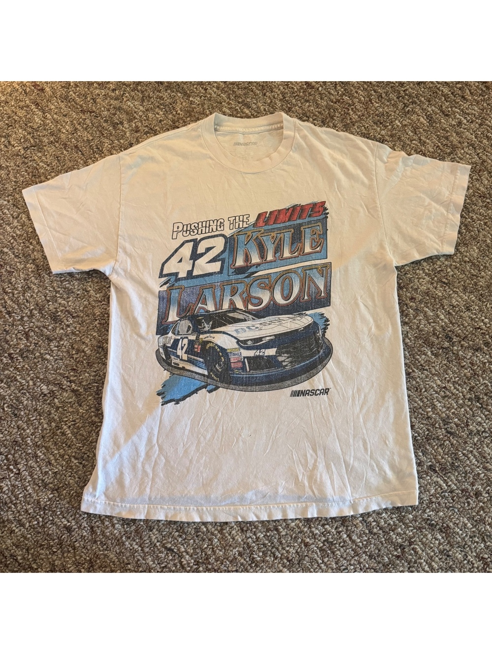 Kyle Larson NASCAR “Pushing the Limits” Graphic T-Shirt Size Large White